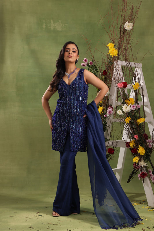 BLUE SUIT -